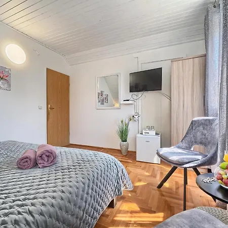 Guest house Couple's Getaway In The Center Of Hvar W/sea View