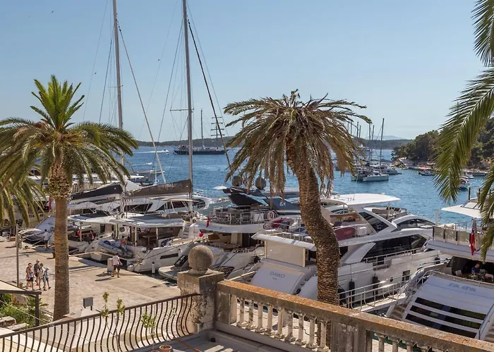 Couple's Getaway In The Center Of Hvar W/sea View Gæstehus 4*