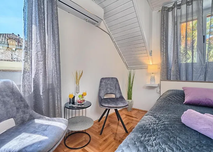 Couple's Getaway In The Center Of Hvar W/sea View Gæstehus